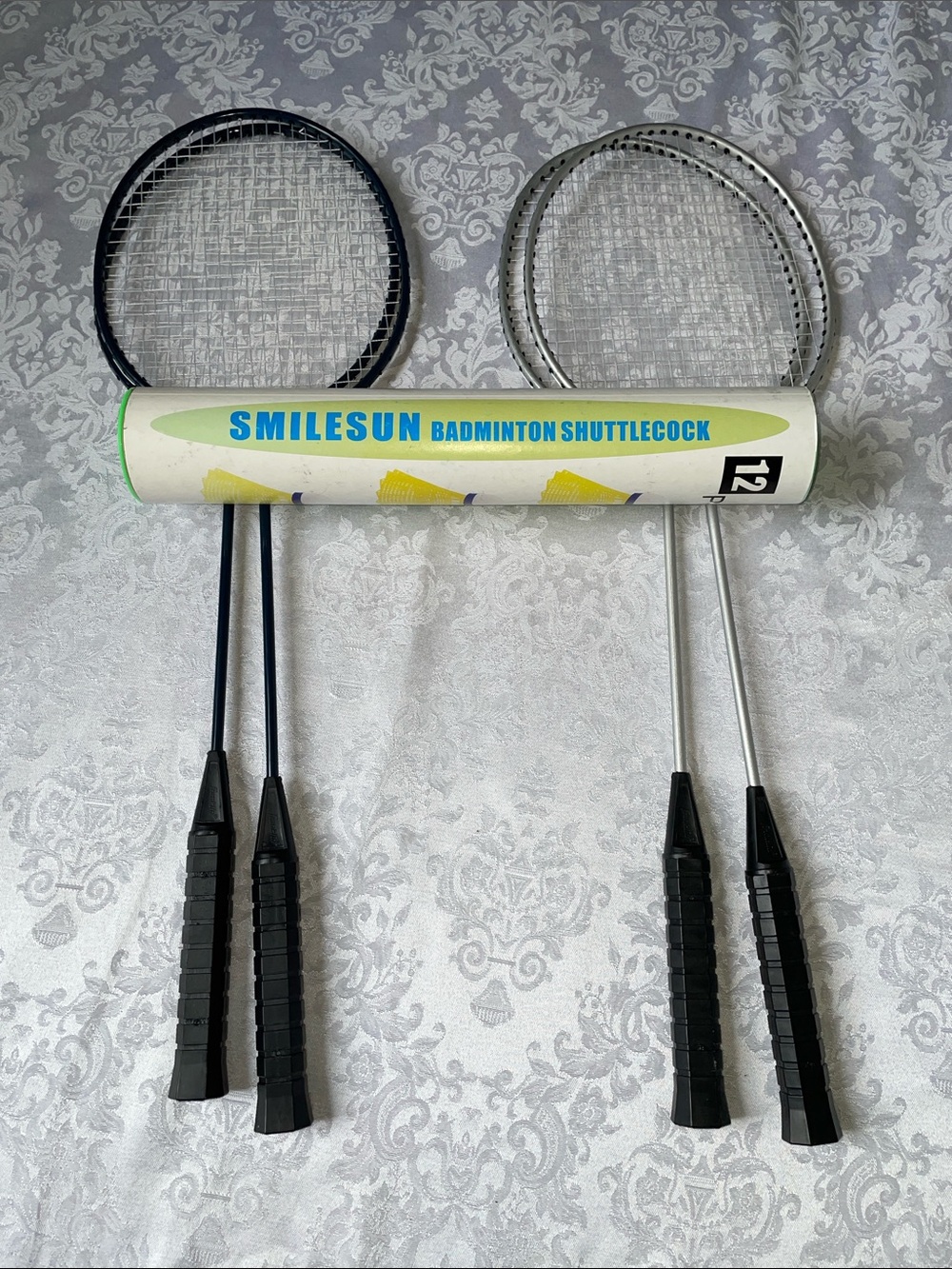 Franklin Set of 4 Badminton Rackets with Shuttlecock Tube. 12 piece. - Picture 2 of 3